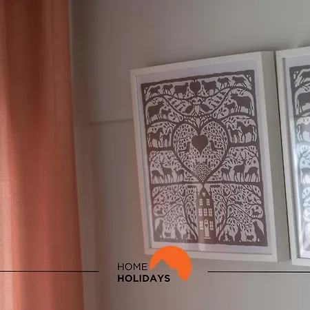 #106 Village Flat By Holidays *
