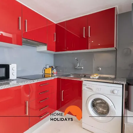 #106 Village Flat By Holidays *